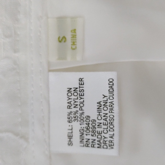 12522 Gianni Bini white floral applique skirt S - Picture 12 of 12